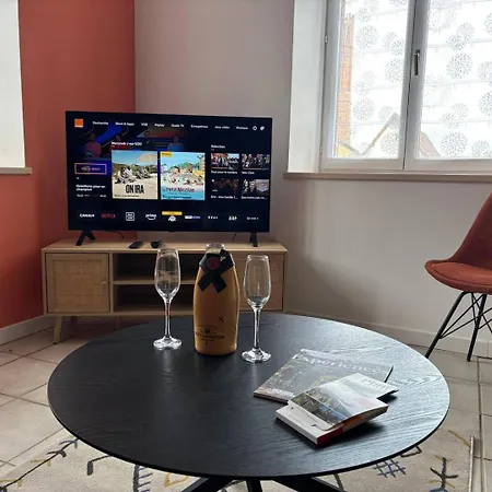 アパート La Vue Des Vignes Parking & 2-roues ゲブビレル